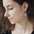 srebrne kolczyki trójkąty z lapis lazuli i bambusem