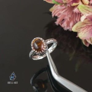 Srebrny pierscionek z bursztynem