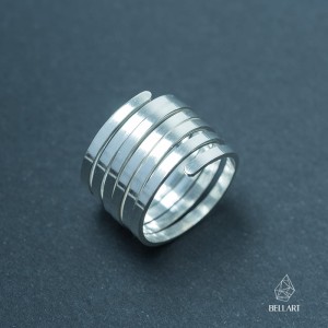 Srebrna obrączka sprężyna