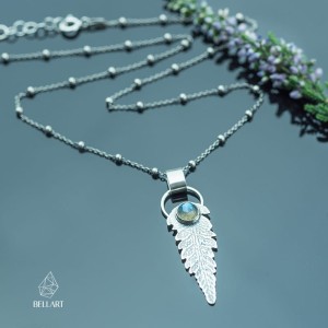 Srebrny naszyjnik liść paproci z labradorytem