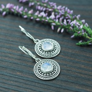 Kolczyki srebrne koła z kamieniem ksieżycowym