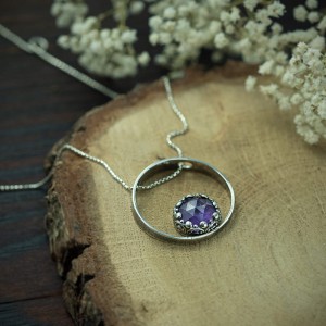 Marie - wisior srebrne koło z fasetowanym ametystem 