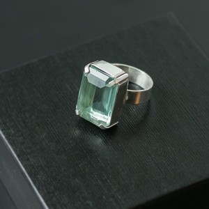 Pierścionek z zielonym ametystem