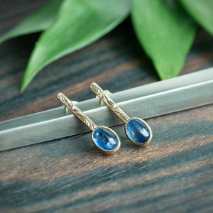 Lilly - złote kolczyki sztyfty z kyanitem