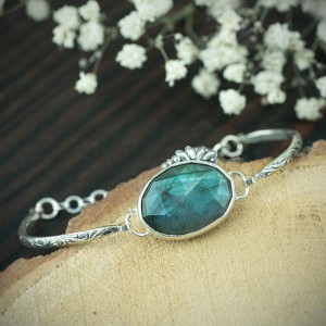Srebrna bransoleta boho z labradorytem i listkami