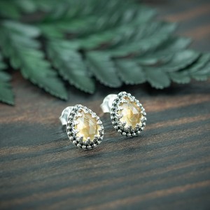 Messa - srebrne sztyfty z cytrynem w ażurowej oprawie