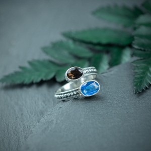 Srebrny regulowany pierścionek z kyanitem i kwarcem na zamówienie