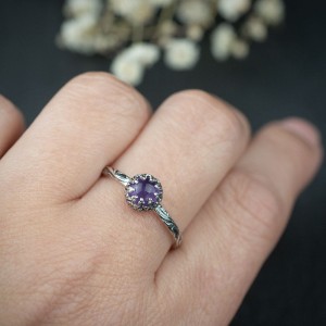 Srebrny pierścionek flora z ametystem na zamówienie