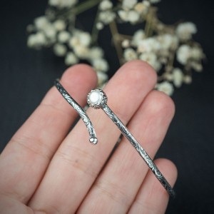 Bransoletka regulowana Flora z białą perłą