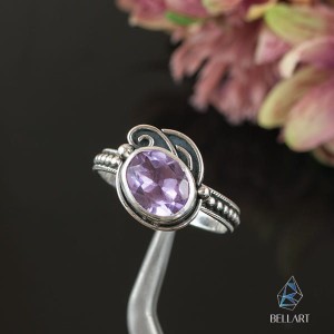 Srebrny pierścionek z ametystem