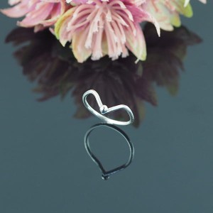 Srebrny pierścionek z kuleczką