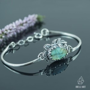 Srebrna bransoletka z listkami i labradorytem