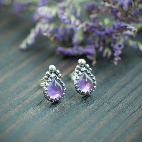 srebrne kolczyki sztyfty ametyst w koronce i kuleczki