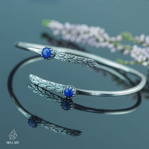 srebrna bransoletka bangla z listkami i lapis lazuli