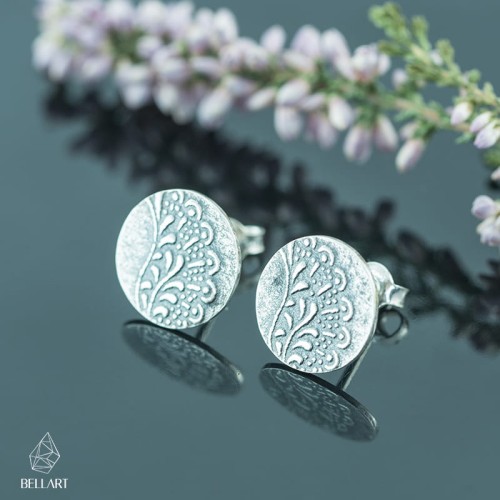 kolczyki okrągłe sztyfty z wzorem