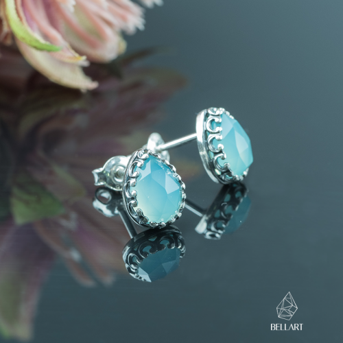 srebrne sztyfty z błękitnym chalcedonem w koronce