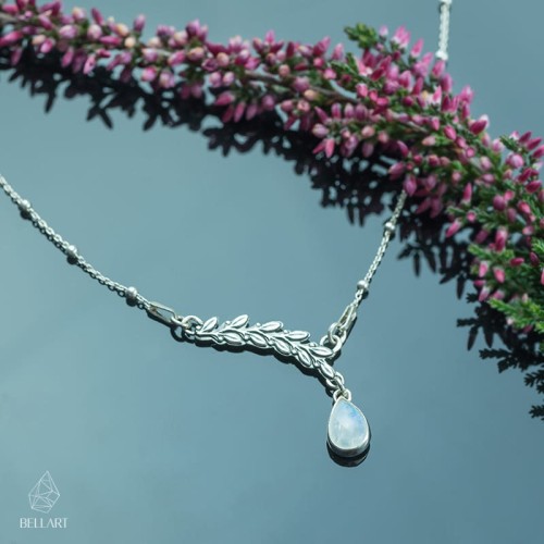 srebrny naszyjnik gałązka z kamieniem księżycowym