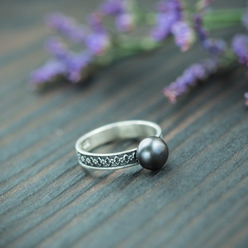pierścionek z czarna perłą na zamówienie