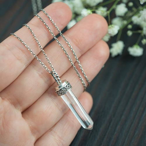 srebrny wisior naturalny kryształ górski