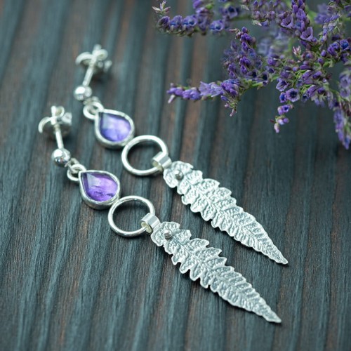 srebrne kolczyki z ametystem i liściem paproci