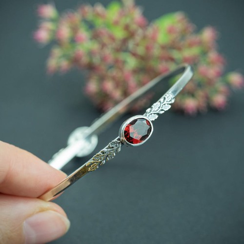 bransoletka okrągła z listkami granatem i kwarcem dymnym