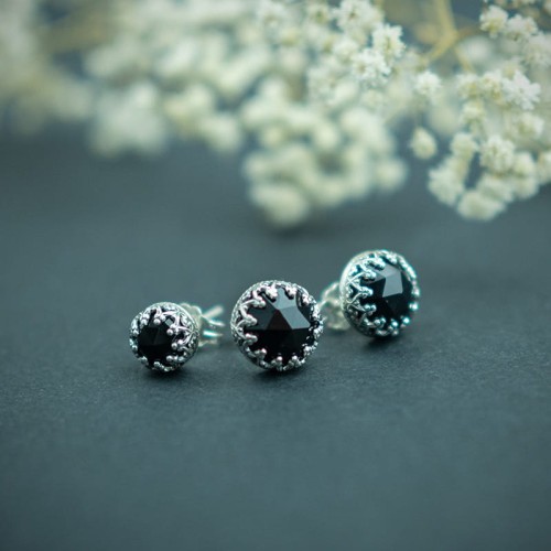 sztyfty z fasetowanym czarnym onyksem na zamówienie