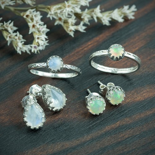 komplet z opalem i komplet z kamieniem księżycowym na zamówienie