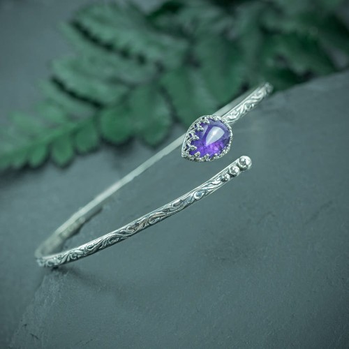 srebrna okrągła bransoleta z ametystem kuleczkami