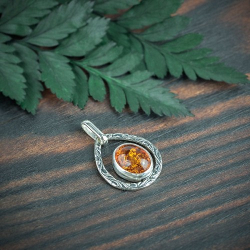 wisiorek-flora-z-bursztynem-na-zamówienie.jpg
