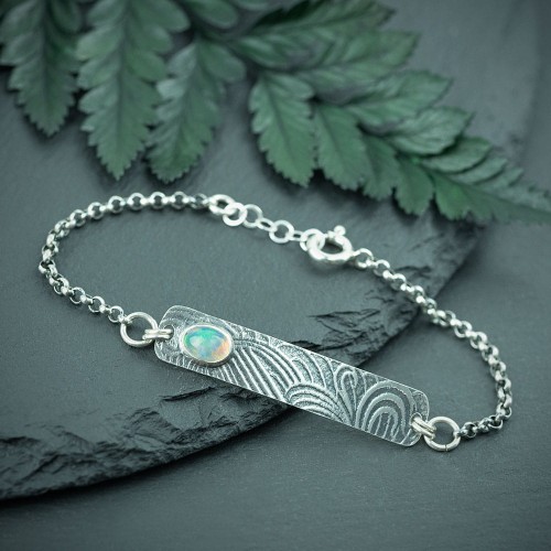 srebrna bransoletka prostokątna z opalem i zawijasami